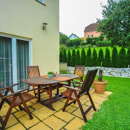 Ferienwohnung Regina Sankt Peter-Freienstein ภายนอก รูปภาพ